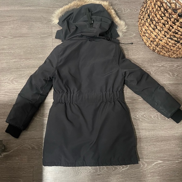 Canada Goose Parka - Picture 2 of 8